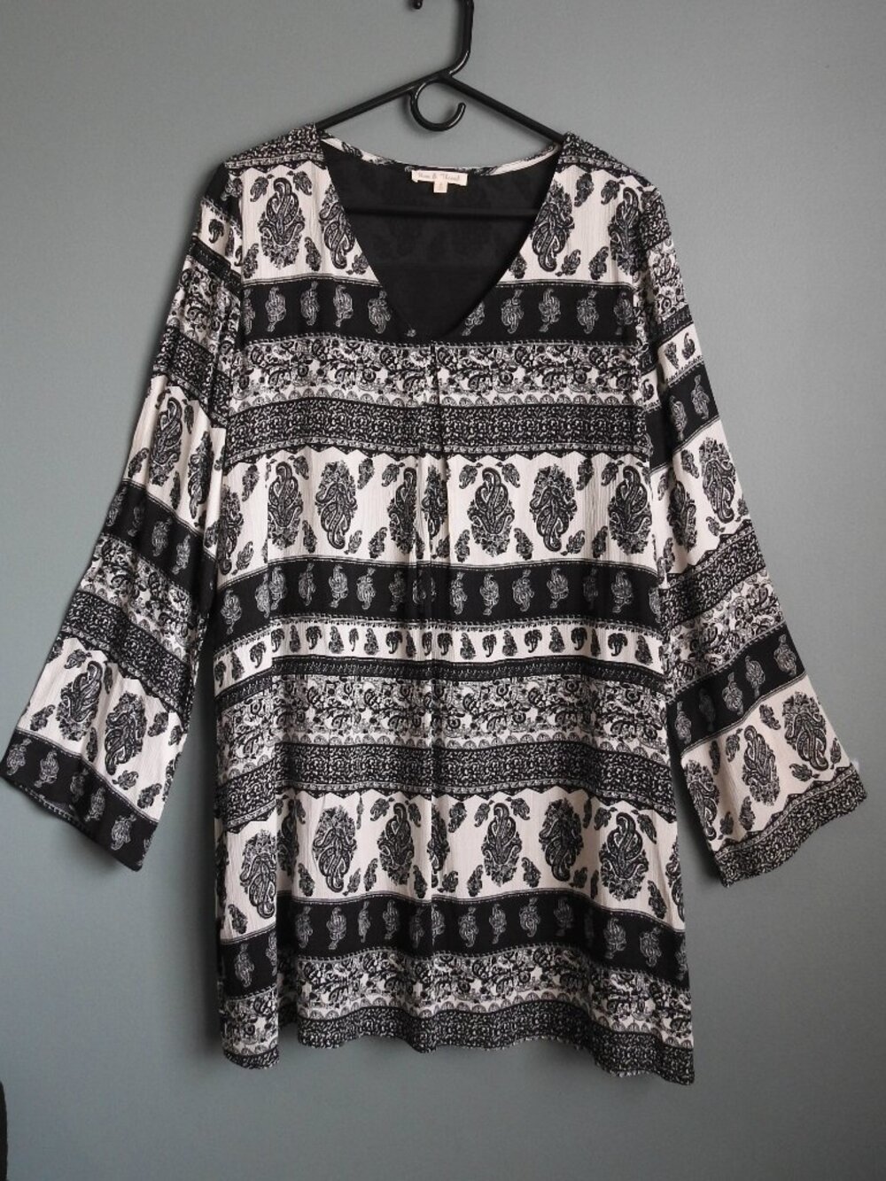 Hem & Thread Tunic Boho Style Black & White Paisley Design - Large